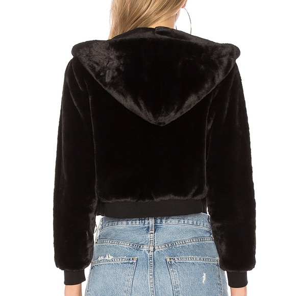 Revolve faux fur cropped jacket - Picture 2 of 7